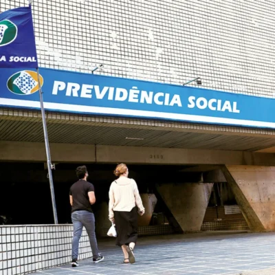 Fila para concessão de benefícios do INSS aumenta 44% em um ano no RN