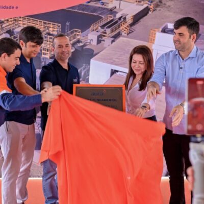 Prefeito Lucas e vice Milena participam de cerimônia de início de operação da Unidade Borborema