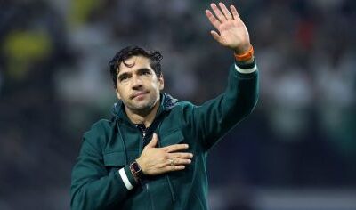 Abel Ferreira se emociona após Palmeiras classificar semifinal da Libertadores