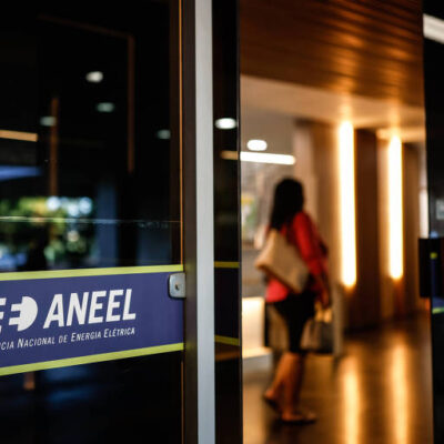 Aneel envia técnicos para investigar apagão nacional causado por incêndio no PR
