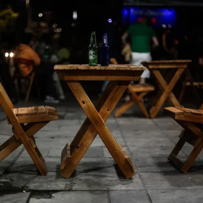 Bares de Porto Alegre relatam queda na venda de destilados após intoxicações por metanol