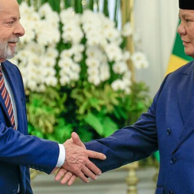 Brasil e Indonésia firmam acordos e Lula confirma candidatura em 2026