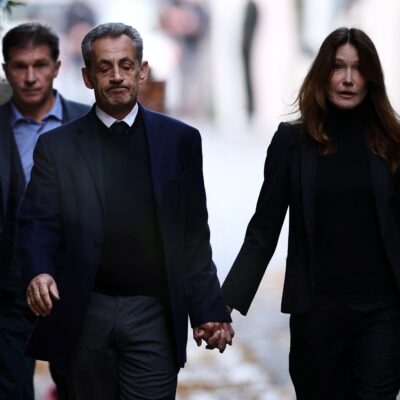 Carla Bruni denuncia como ‘escândalo judicial’ prisão de Nicolas Sarkozy