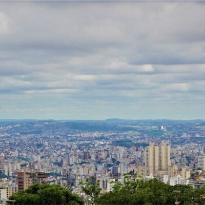 Censo 2022 aponta mais estudo, mas menor renda feminina que masculina