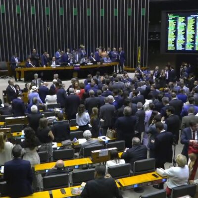 Centrão e PL deixam caducar MP que garantiria R$ 30 bi ao governo Lula