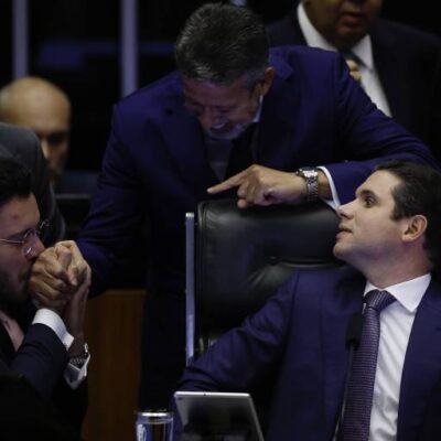 Câmara aprova isenção de IR para renda até R$ 5.000 e imposto mínimo para alta renda