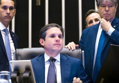 Câmara aprova isenção do IR até R$5 mil e projeto vira arma para Lula em 2026