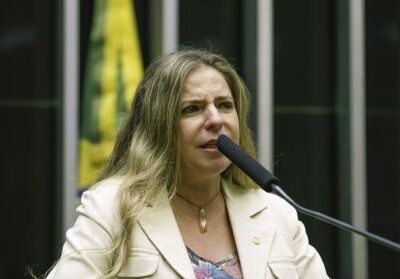 Deputada Luizianne Lins segue detida em Israel após interceptação da flotilha