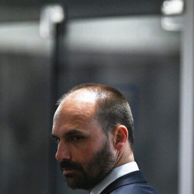 Eduardo Bolsonaro afirma que tarifa de Moraes segue em vigor após reunião Lula-Trump