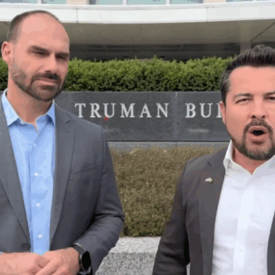 Eduardo Bolsonaro e Paulo Figueiredo reivindicam anistia após reunião no Departamento de Estado dos EUA