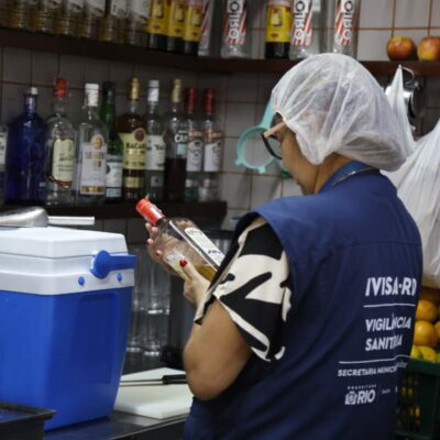 Eduardo Paes alerta para riscos da intoxicação por metanol no Rio