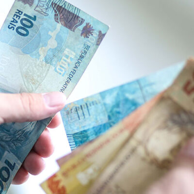 Engenheiros, médicos e advogados crescem no Brasil entre 2010 e 2022, diz IBGE