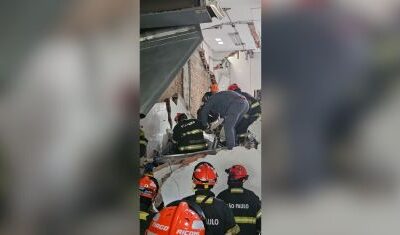 Explosão em restaurante no centro de SP causa desabamento do teto
