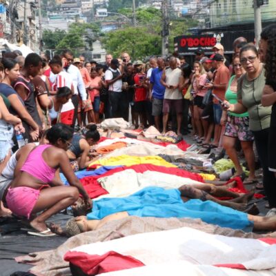 Famílias aguardam liberação dos corpos após megaoperação no Rio