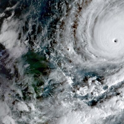 Furacão Melissa atinge Jamaica com ventos de 298 km/h e alerta de desastre