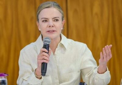 Gleisi Hoffmann destaca caráter social da ampliação da isenção do IR