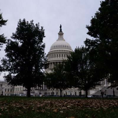 Governo dos EUA enfrenta primeira paralisação desde 2019 por impasse orçamentário