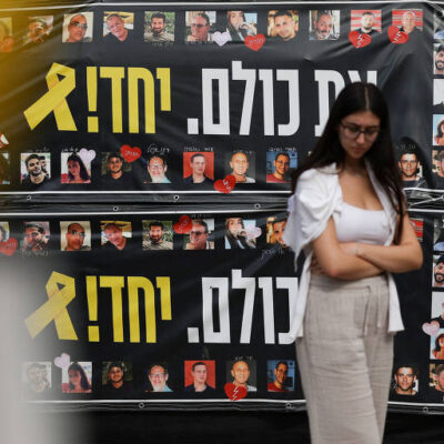 Hamas libera sete reféns após dois anos de conflito com Israel