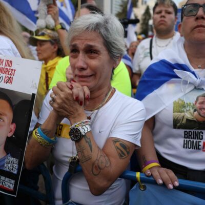 Hamas libera sete reféns israelenses após 738 dias na Faixa de Gaza