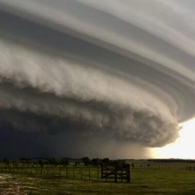 Inmet emite alerta laranja de perigo para 9 estados com tempestades e ventos fortes