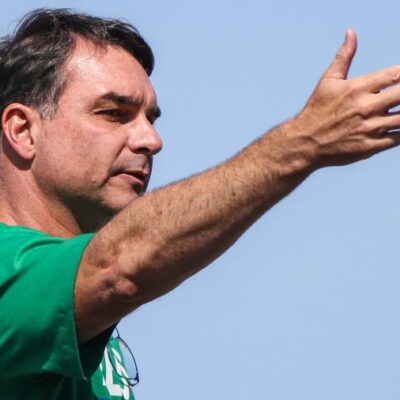 Jamil Chade classifica sugestão de Flávio Bolsonaro como risco à soberania