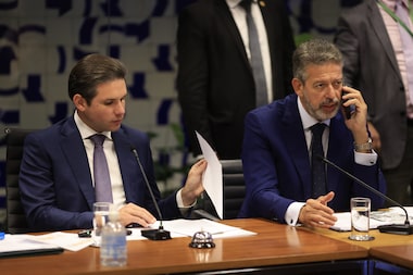 Lira rejeita maioria das emendas e mantém avanços na isenção do IR