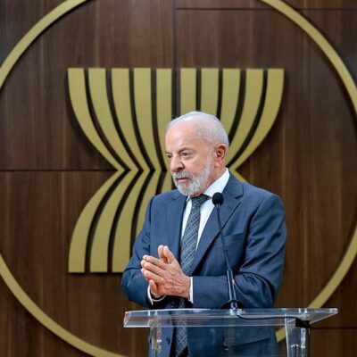 Moraes mantém prisão domiciliar de Bolsonaro e rejeita pedido da defesa