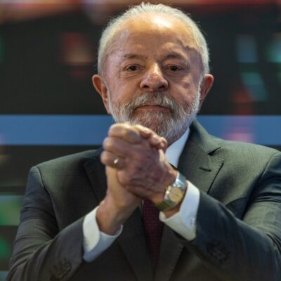 Lula se reúne com Papa Leão XIV no Vaticano e discute fome e desigualdades