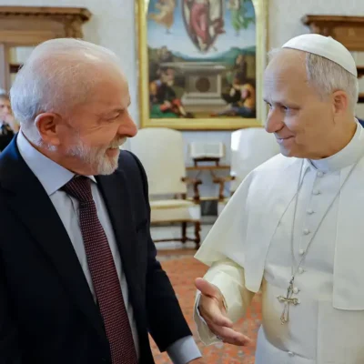 Lula se reúne com papa Leão XIV no Vaticano para discutir fé e desafios globais
