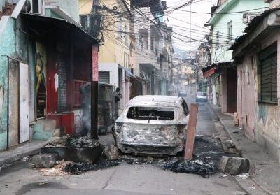 Megaoperação no Rio prende 81 suspeitos e deixa 64 mortos, incluindo 4 policiais