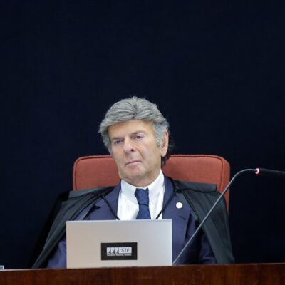 Ministro Luiz Fux se ausenta de julgamento mas acompanha voto no STF