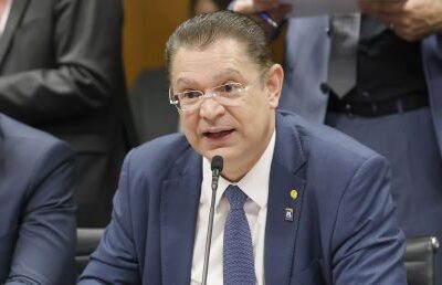 PL propõe isentar IR para quem ganha até R$ 10 mil sem indicar compensação