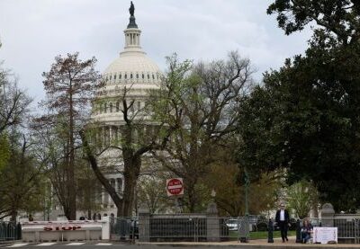 Senado dos EUA rejeita proposta democrata e risco de paralisação aumenta