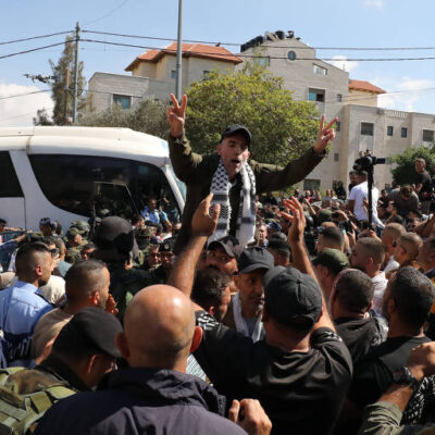 Só 4 dos 28 corpos de reféns mortos foram entregues a Israel até agora