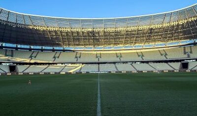 Torcedores do Flamengo são retirados de setor da torcida do Fortaleza no Castelão