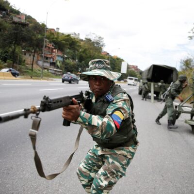 Trump Autoriza Operações Secretas da CIA na Venezuela e Escalada de Tensão