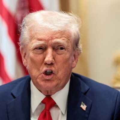 Trump afirma que Hamas será desarmado, possivelmente pela força, se não colaborar