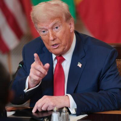 Trump alerta para risco de colapso econômico e estrangeiros investem no Brasil