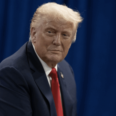 Trump ameaça China com tarifa de 155% se não houver acordo até novembro