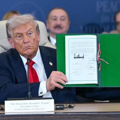 Trump assina acordo de cessar-fogo entre Israel e Hamas no Egito