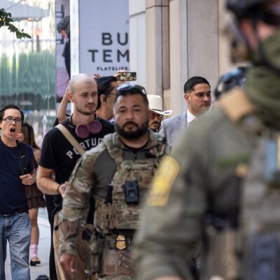 Trump autoriza tropas para conter protestos contra política migratória em Chicago