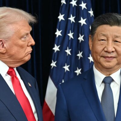 Trump e Xi selam trégua comercial com redução de tarifas e retomada da soja