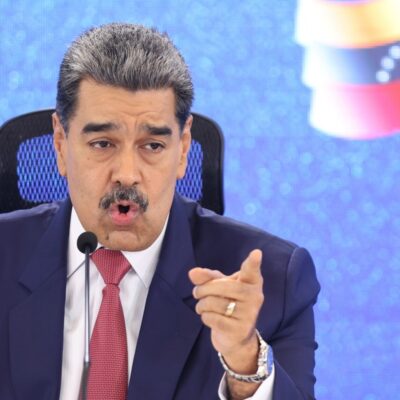 Venezuela detecta cinco aviões de combate próximos à costa e acusa EUA
