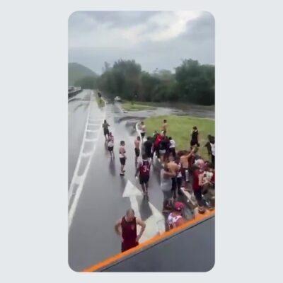 Ônibus com torcedores do Flamengo tomba na Via Dutra a caminho de Buenos Aires