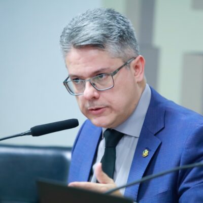 Alessandro Vieira alerta que disputa política prejudica avanços na segurança pública