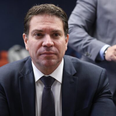 Alexandre Ramagem deixa país antes de trânsito em julgado e PSOL pede prisão