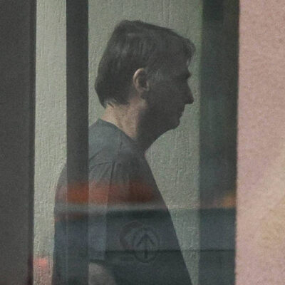 Aliados de Bolsonaro comparam prisão a Lula e torcem por permanência na PF