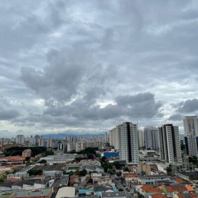 Após feriado quente, SP terá queda de temperatura e alerta de temporais