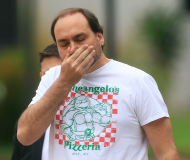 Carlos Bolsonaro lista doenças do pai após PGR apoiar prisão domiciliar de Augusto Heleno