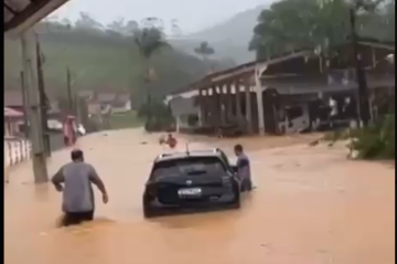 Ciclone extratropical provoca chuvas intensas e alagamentos em Santa Catarina